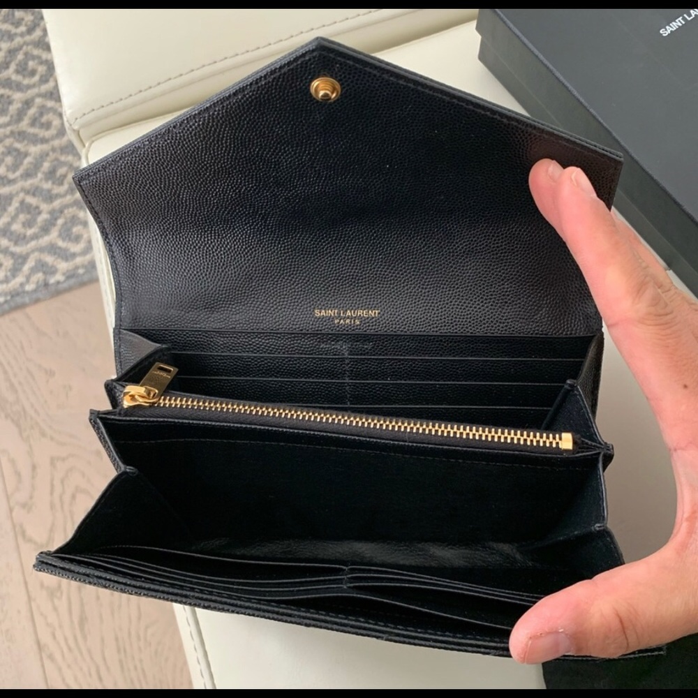 YSL Large Grain de Poudre Leather Flap Wallet - Picture 3 of 12